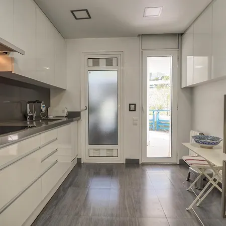 Apartment Luxury Seaview By Hello Homes