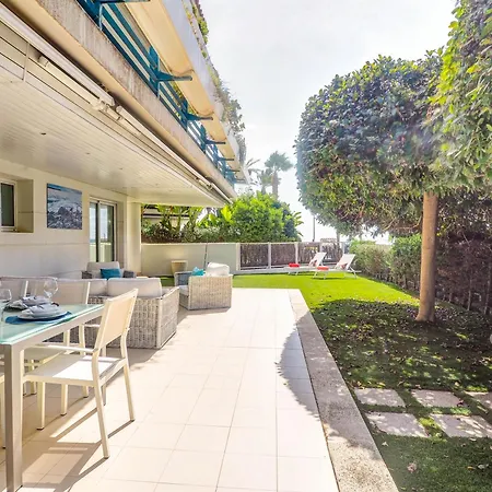 Apartment Luxury Seaview By Hello Homes